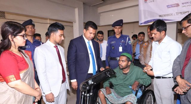 মানবিক ডিসি জাহিদের স্পর্শে বদলে গেল দুই প্রতিবন্ধীর জীবন