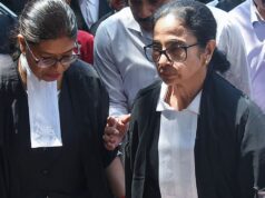 কলকাতা হাইকোর্ট চত্বরে মমতাকে লক্ষ্য করে ‘চোর’ স্লোগান